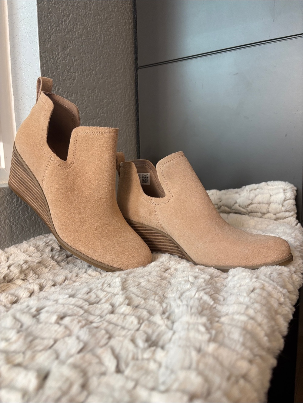 Toms Tan Suede Wedge Booties